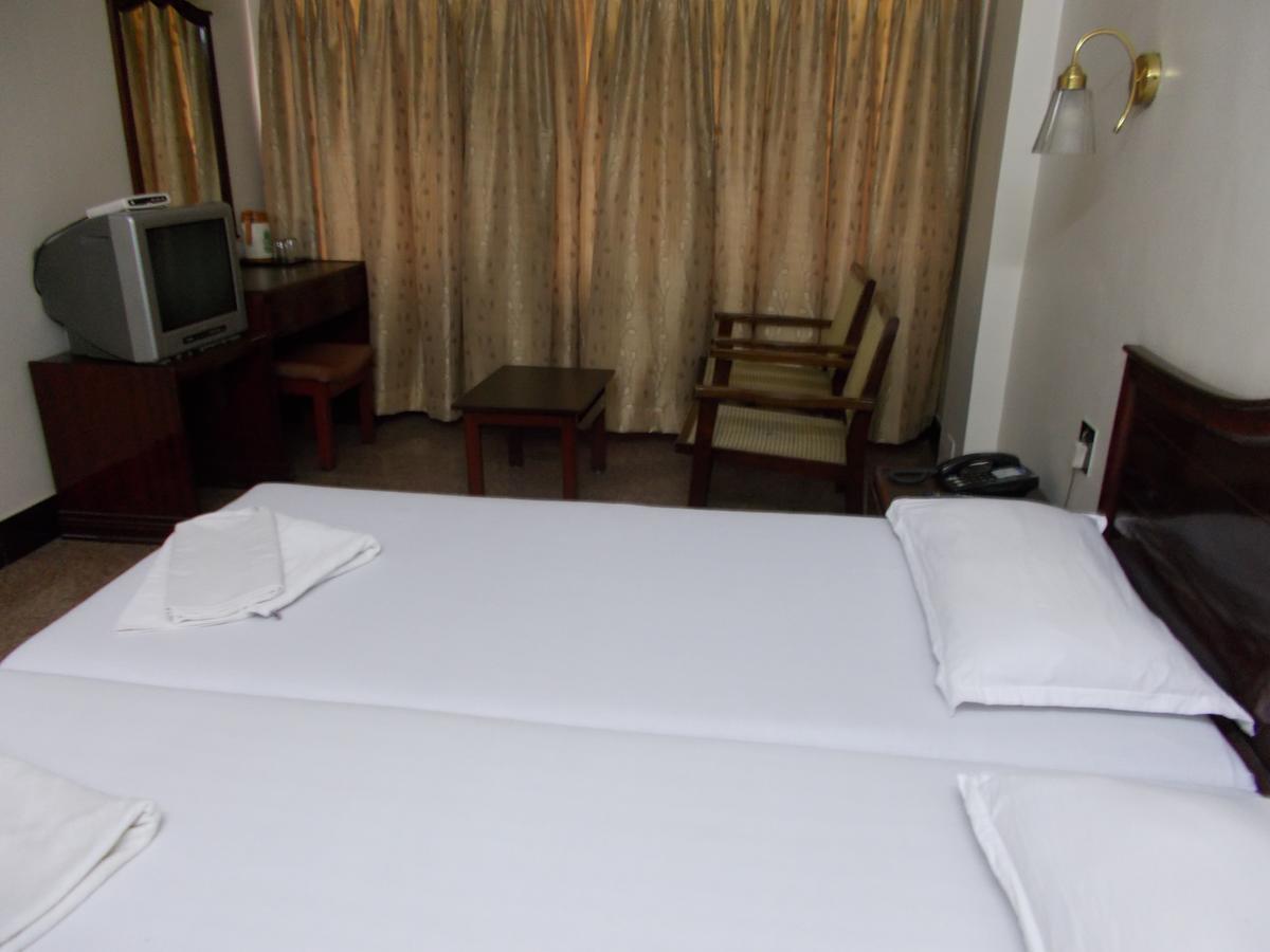 Biju's Tourist Home Kochi Buitenkant foto