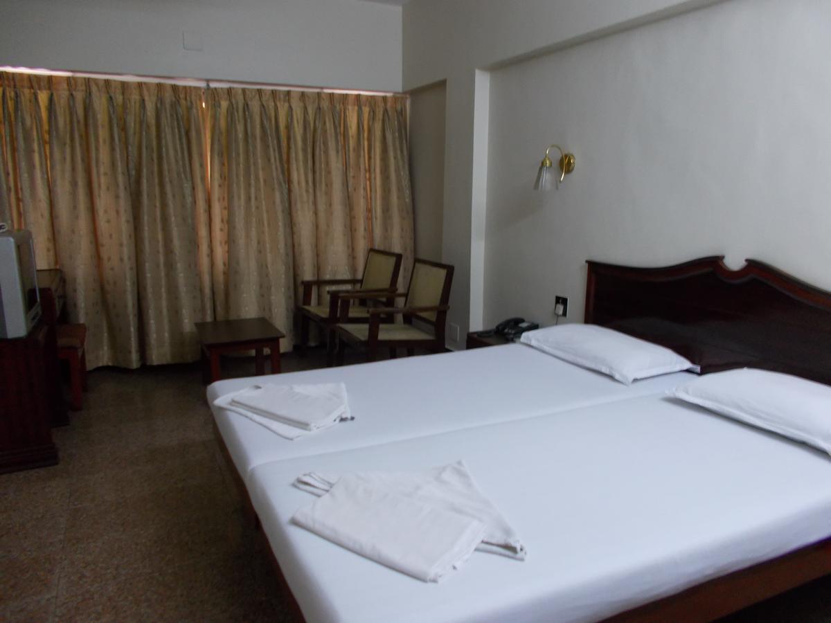 Biju's Tourist Home Kochi Buitenkant foto