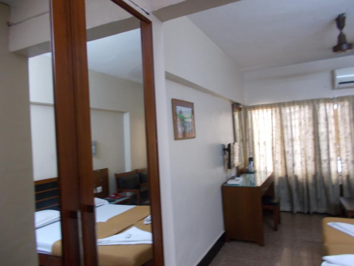 Biju's Tourist Home Kochi Buitenkant foto