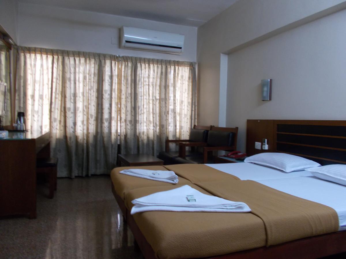 Biju's Tourist Home Kochi Buitenkant foto